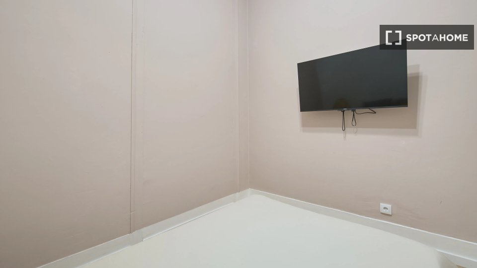 Double room Lisbon, 9 beds — photo 13