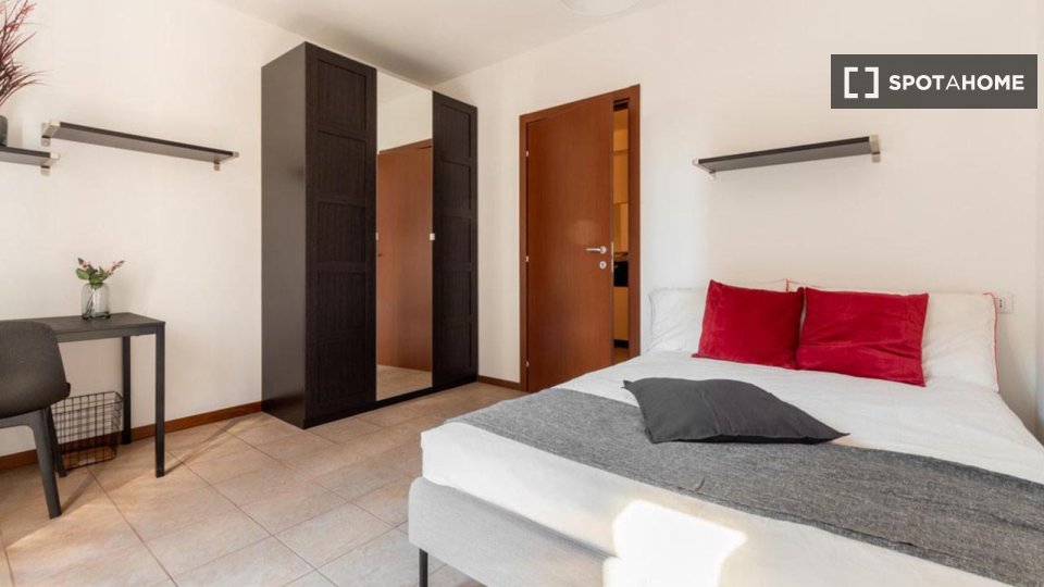 Double room Milan, 4 beds, 129m² — photo 1