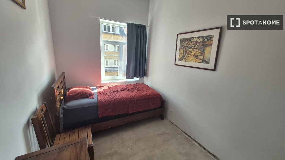 Double room Brussels, 6 beds — photo 21