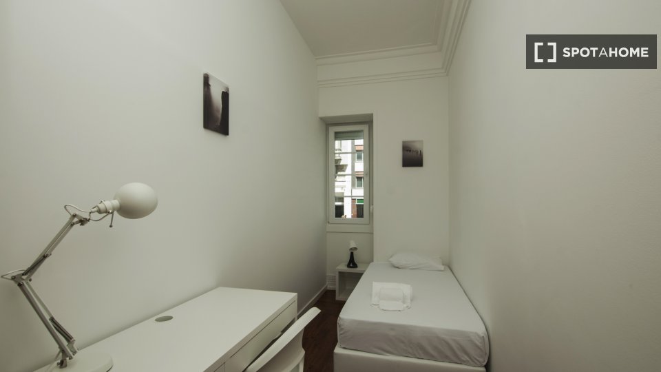 Double room Lisbon, 9 beds — photo 16