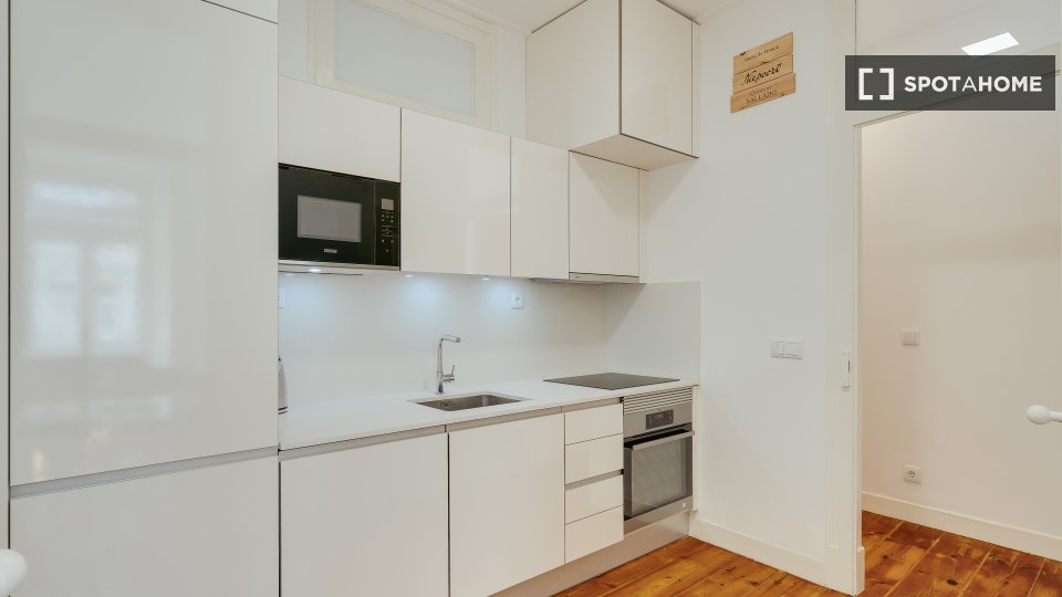 Apartment Lisbon, 1 bed, 70m² — photo 16