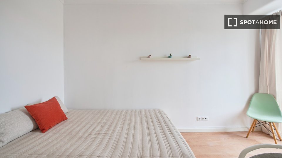 Double room Lisbon, 6 beds — photo 84