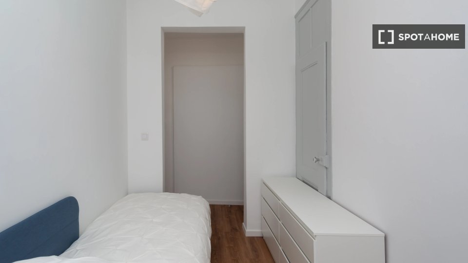 Double room Lisbon, 6 beds — photo 2