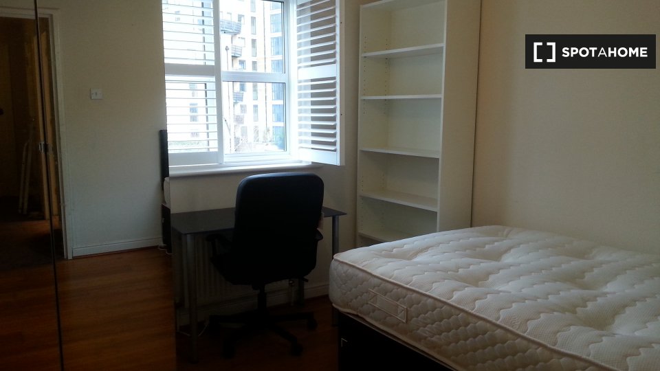 Double room London, 5 beds — photo 1
