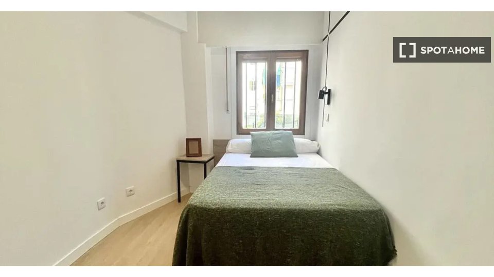 Double room Madrid, 6 beds — photo 26
