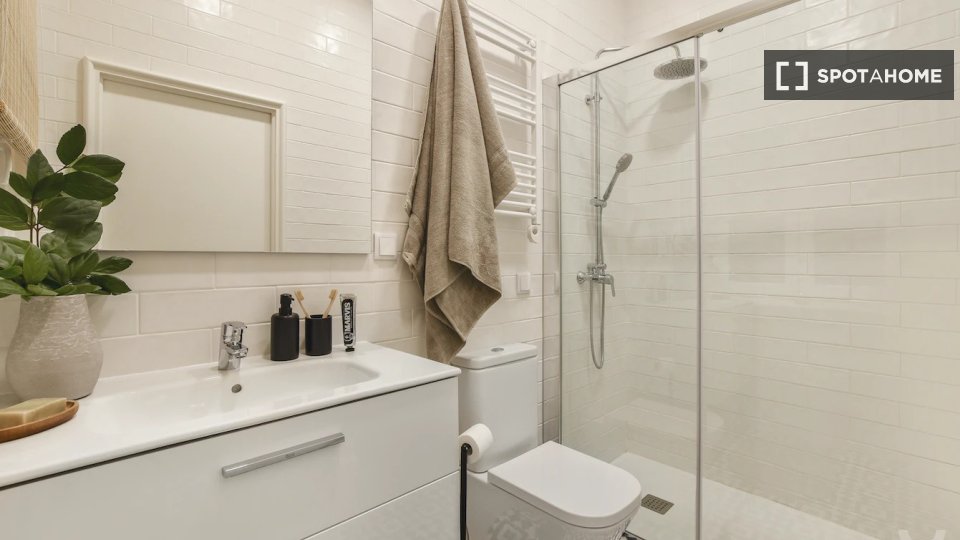 Apartment Lisbon, 2 beds — photo 11