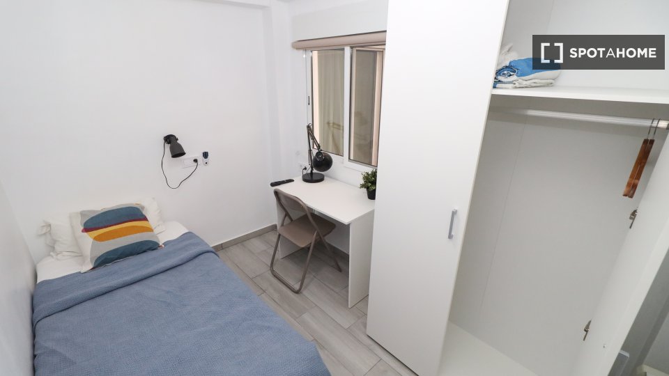 Double room Valencia, 4 beds — photo 23