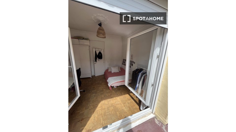 Double room Madrid, 5 beds, 150m² — photo 6