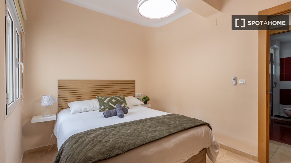 Double room Granada, 6 beds — photo 11