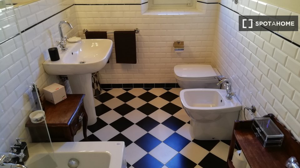 Double room Florence, 3 beds, 160m² — photo 7
