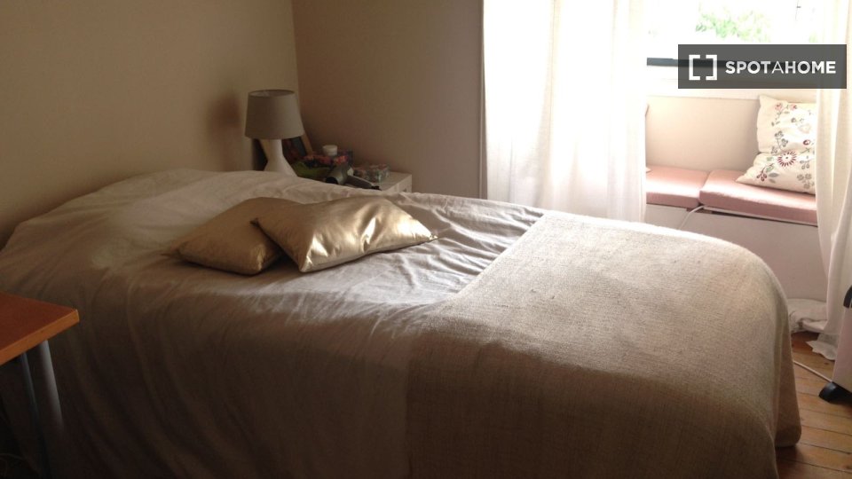 Double room Lisbon, 4 beds — photo 20