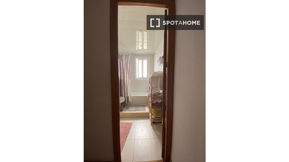 Double room Barcelona, 2 beds, 75m² — photo 5