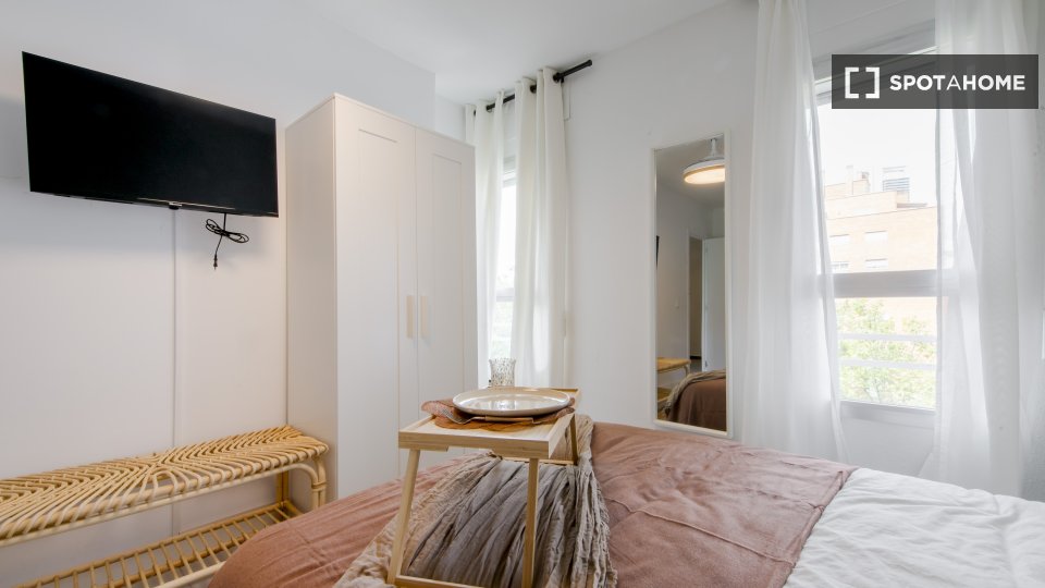 Double room Madrid, 5 beds — photo 13
