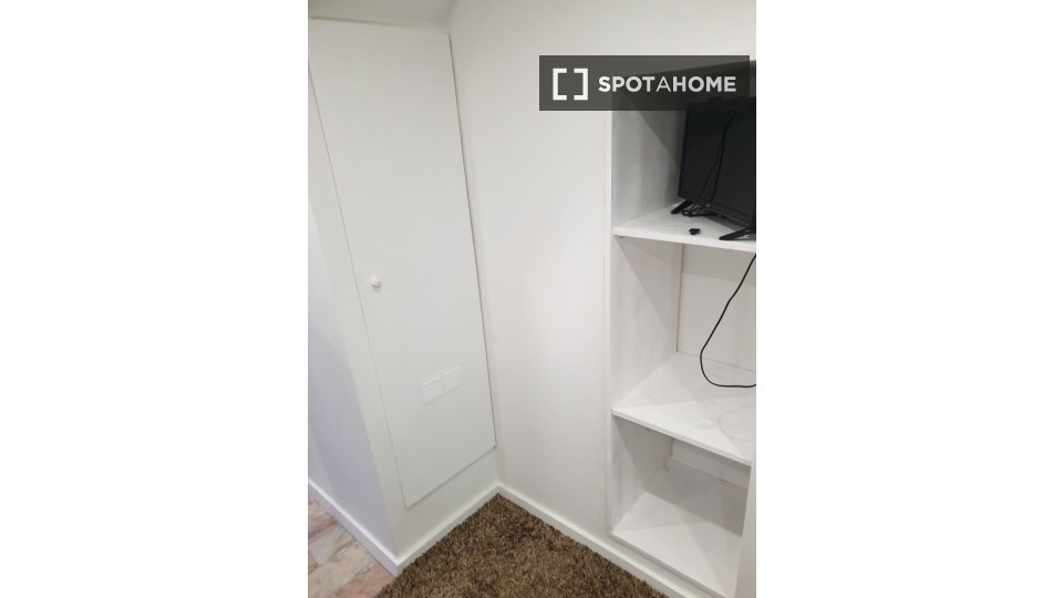 Apartment mono Lisbon, 29m² — photo 1