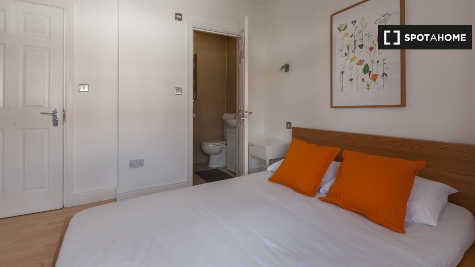 Double room London, 6 beds — photo 1