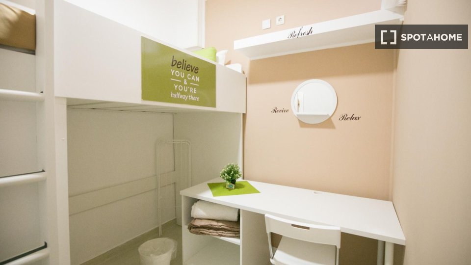 Double room Lisbon, 20 beds — photo 21