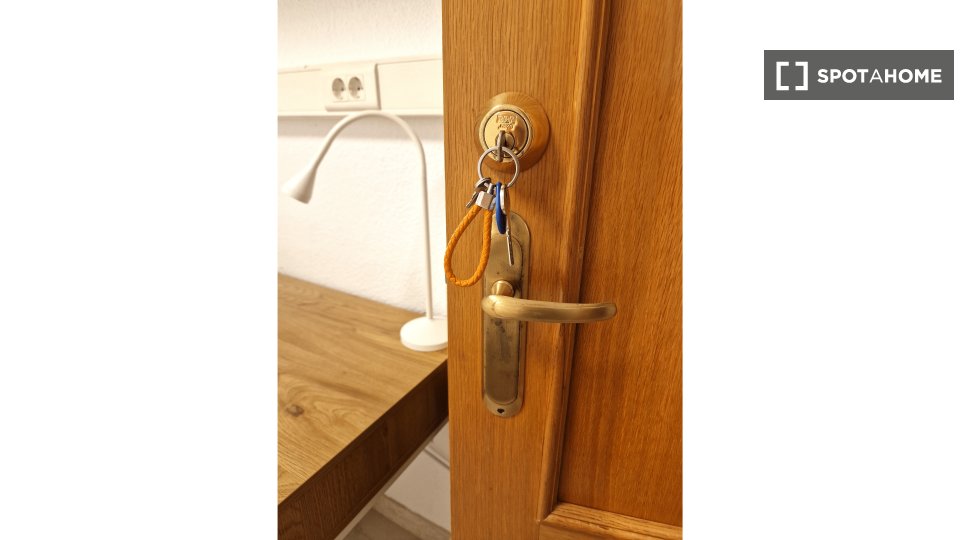 Double room Valencia, 5 beds, 160m² — photo 36