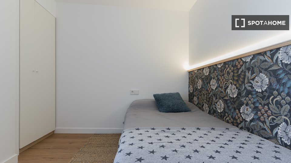 Double room Madrid, 6 beds — photo 1