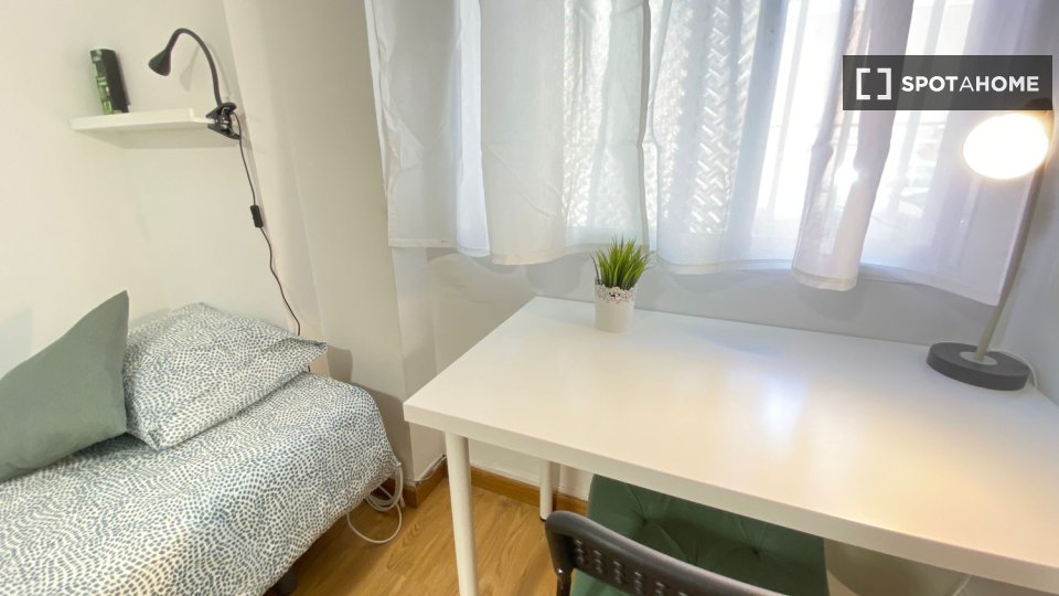 Double room Madrid, 4 beds — photo 3