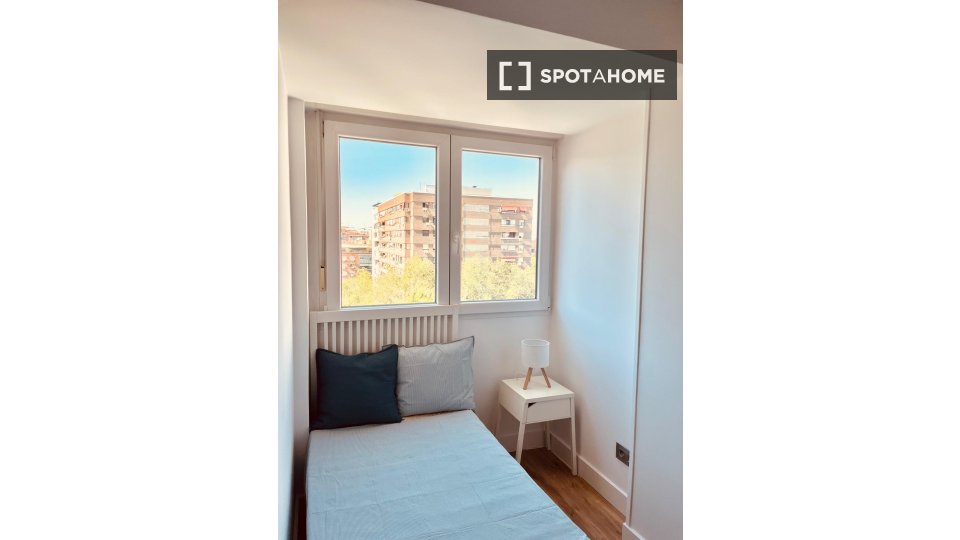 Apartment Madrid, 4 beds — photo 18