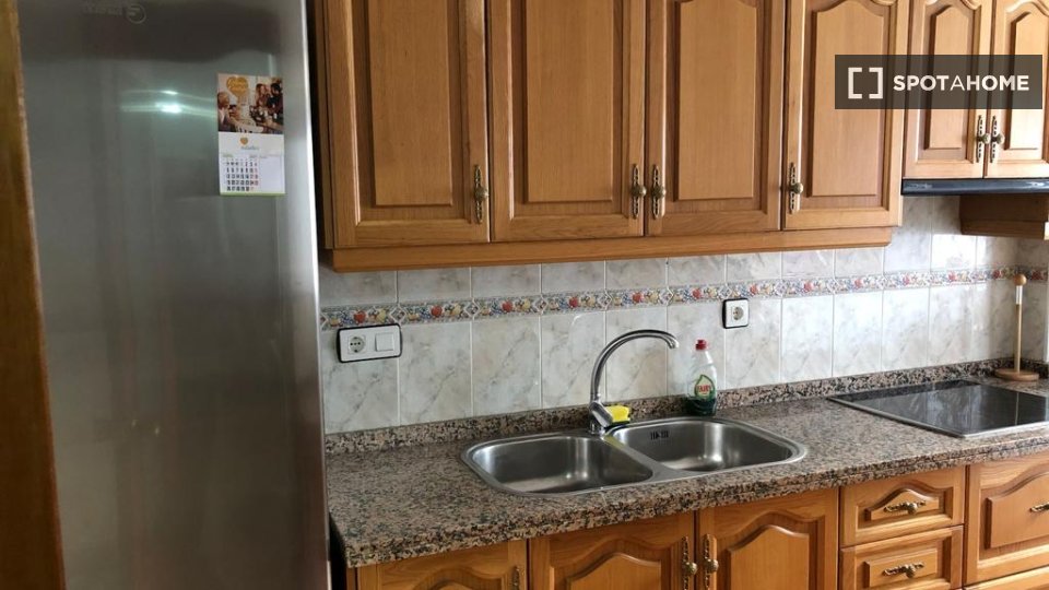 Apartment Granada, 3 beds, 75m² — photo 8