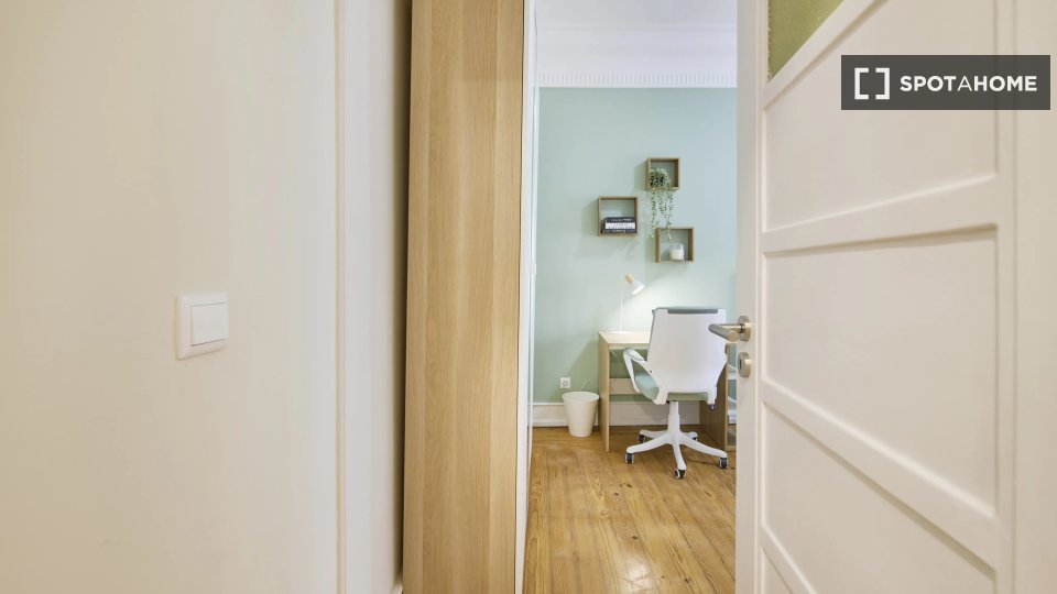 Double room Lisbon, 6 beds — photo 13