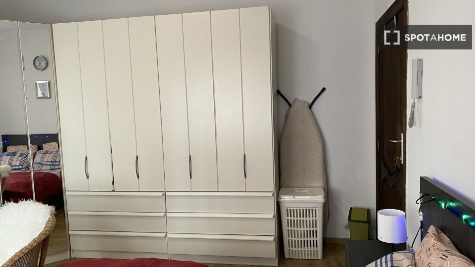 Double room Brussels, 1 bed — photo 7