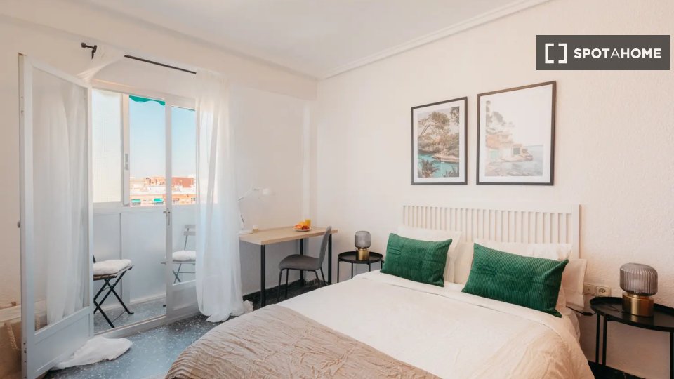 Double room Valencia, 5 beds — photo 1