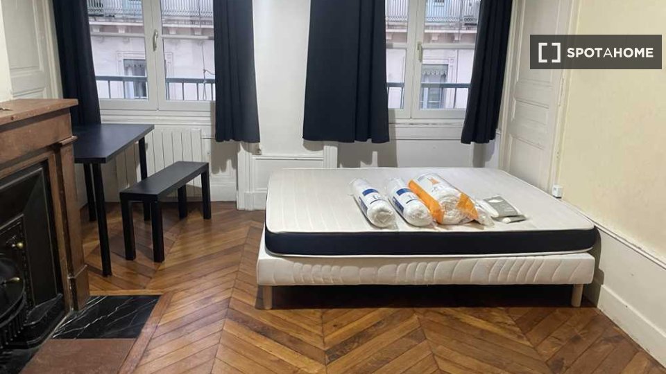 Camera doppia Lione, 5 camere, 90m² — foto 16