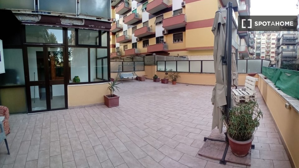 Double room Rome, 3 beds, 75m² — photo 40
