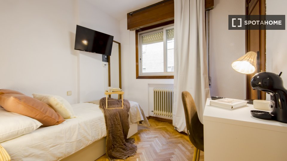 Double room Madrid, 7 beds — photo 1