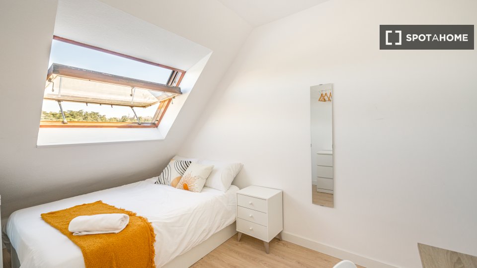 Double room Madrid, 17 beds — photo 13