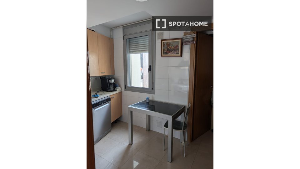 Double room Barcelona, 3 beds, 70m² — photo 5