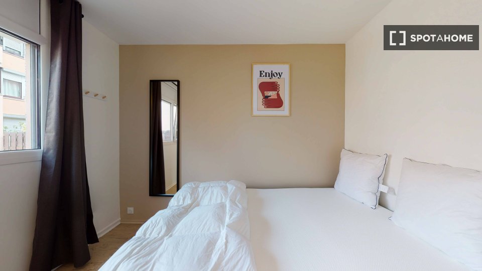 Double room Paris, 12 beds — photo 1