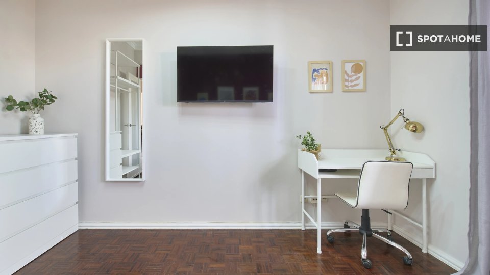 Double room Lisbon, 4 beds — photo 7