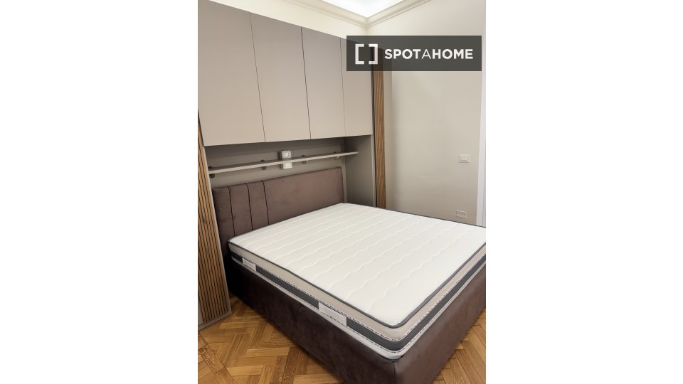 Double room Florence, 3 beds, 130m² — photo 6