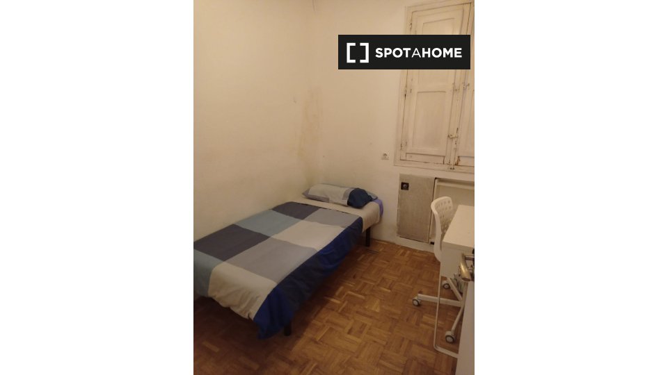 Double room Madrid, 7 beds — photo 19