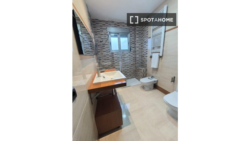 Apartment Valencia, 3 beds, 140m² — photo 17