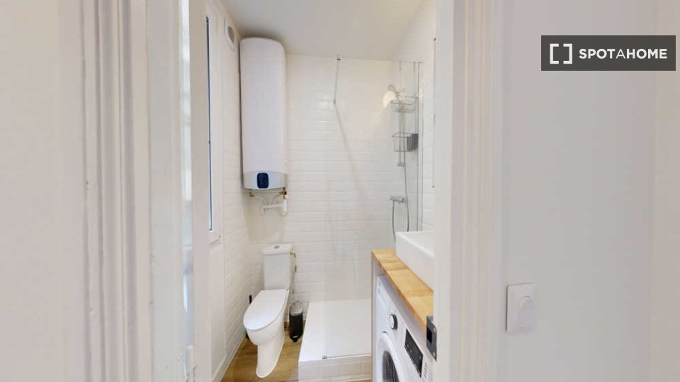 Double room Paris, 9 beds, 160m² — photo 12
