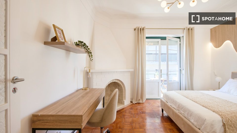 Double room Lisbon, 4 beds — photo 11