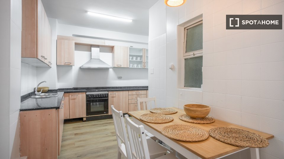 Double room Alicante, 8 beds, 200m² — photo 4