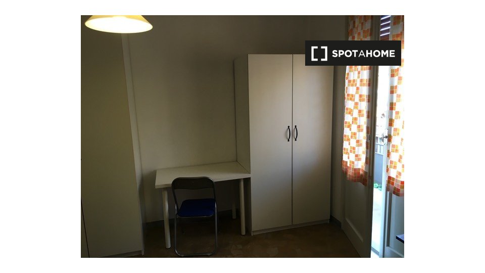 Double room Bologna, 2 beds — photo 11