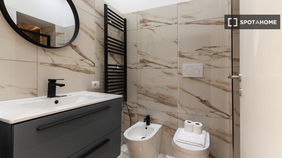 Apartment Milan, 1 bed, 44m² — photo 17