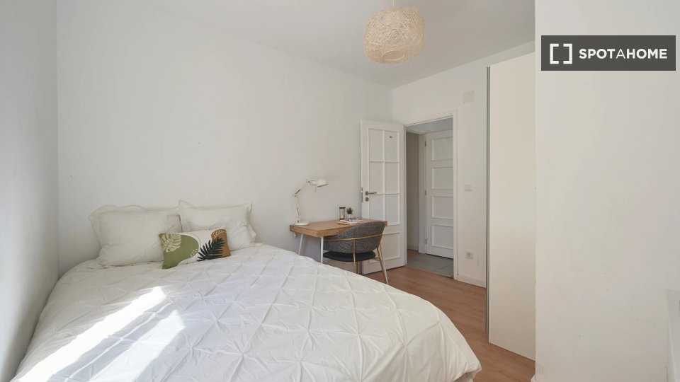 Double room Lisbon, 6 beds — photo 3