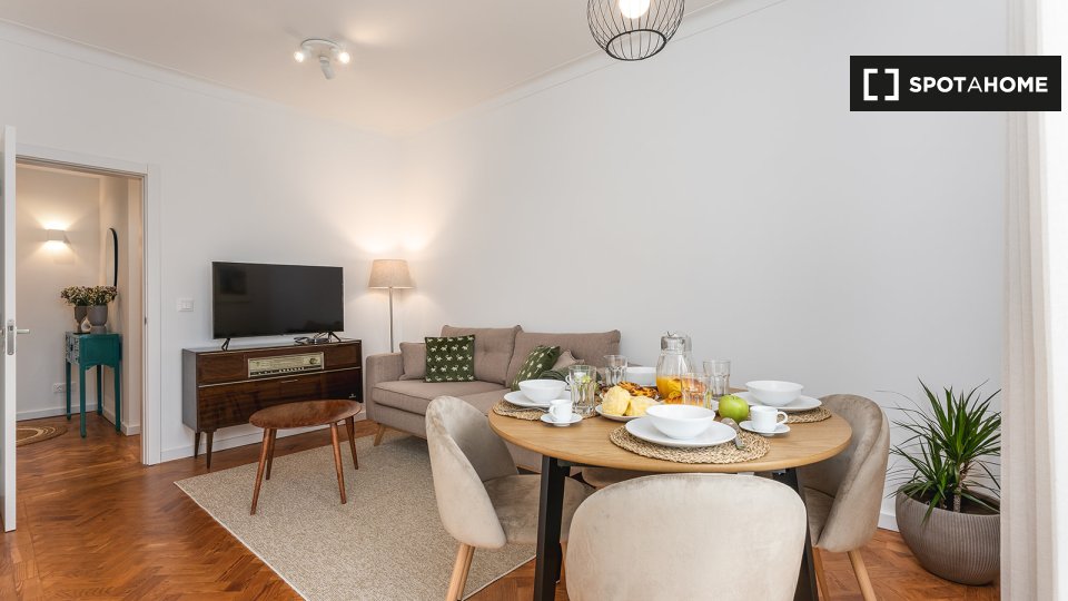 Apartment Lisbon, 2 beds, 75m² — photo 15