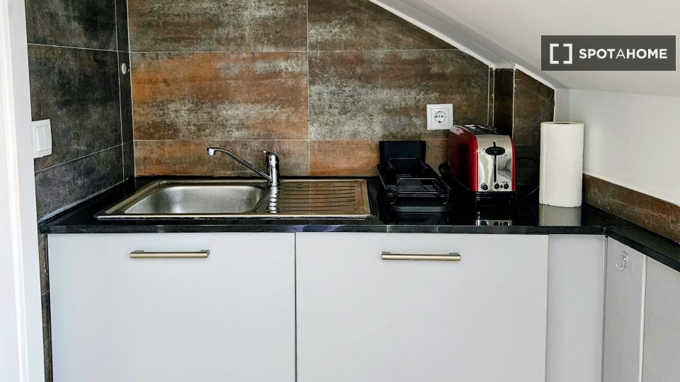 Apartment Lisbon, 1 bed — photo 4
