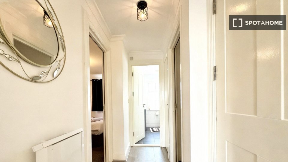 Apartment London, 2 beds — photo 17