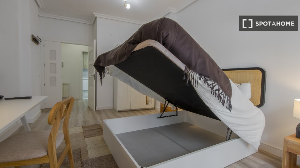 Double room Madrid, 5 beds — photo 16