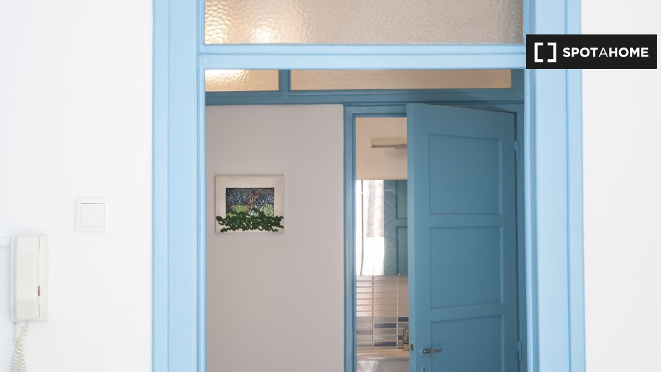 Apartment Lisbon, 2 beds, 58m² — photo 11
