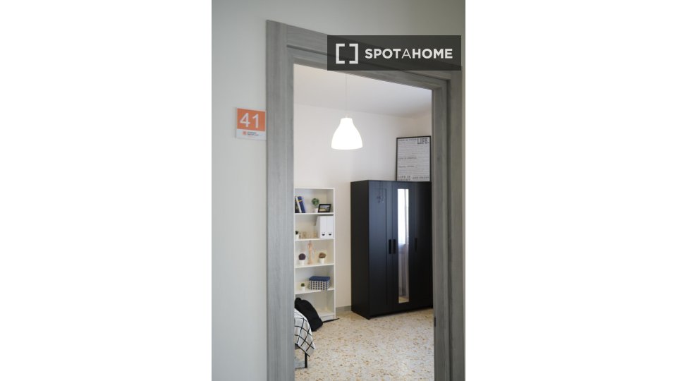 Double room Naples, 4 beds — photo 14